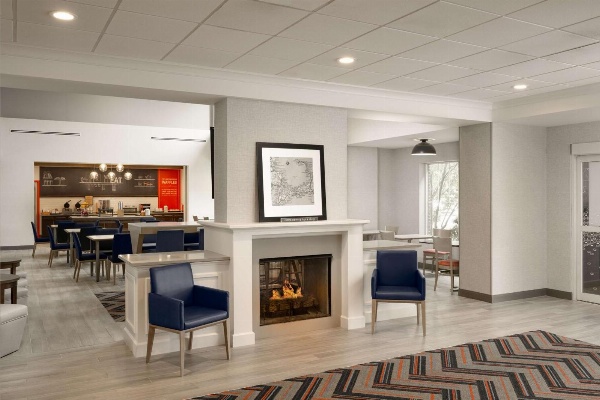 Hampton Inn By Hilton - Suites Cape Cod-West Yarmouth image 3